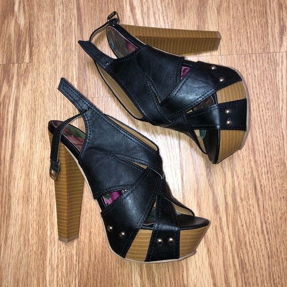 Black Leather Women’s Heels size 6 - Picture 1 of 4